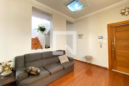Sala de casa à venda com 8 quartos, 350m² em Barroca, Belo Horizonte