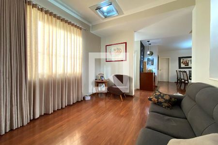Sala de casa à venda com 8 quartos, 350m² em Barroca, Belo Horizonte