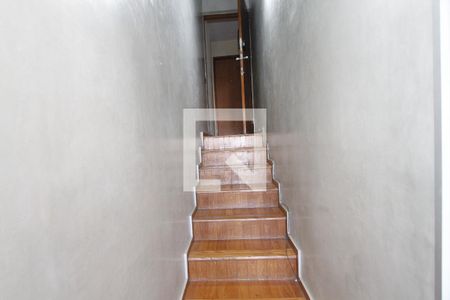 Escada de kitnet/studio para alugar com 1 quarto, 30m² em Santo Agostinho, Belo Horizonte
