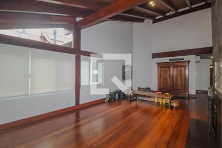 sala de casa de condomínio para alugar com 4 quartos, 840m² em Cavalhada, Porto Alegre