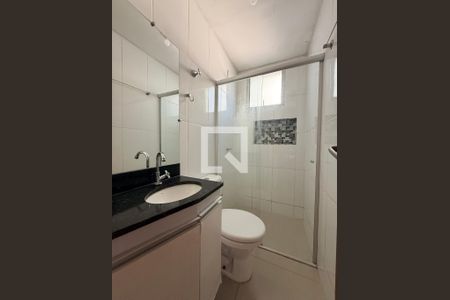 Banheiro de apartamento à venda com 2 quartos, 90m² em Manacás, Belo Horizonte