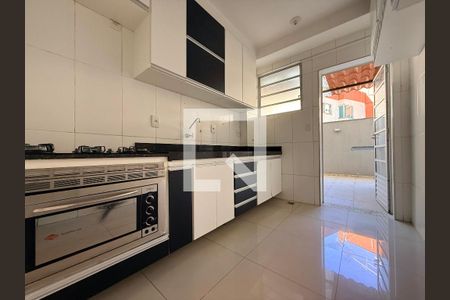 Cozinha de apartamento à venda com 2 quartos, 90m² em Manacás, Belo Horizonte