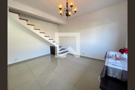 Casa para alugar com 5 quartos, 120m² em Vila Dalva, São Paulo