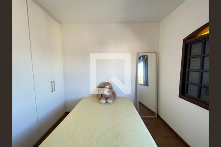 Quarto 1 de casa para alugar com 5 quartos, 120m² em Vila Dalva, São Paulo