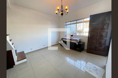 Sala de casa para alugar com 5 quartos, 120m² em Vila Dalva, São Paulo
