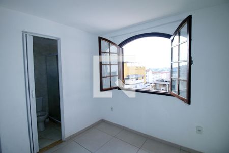 Quarto 2 de casa para alugar com 2 quartos, 84m² em Brás de Pina, Rio de Janeiro