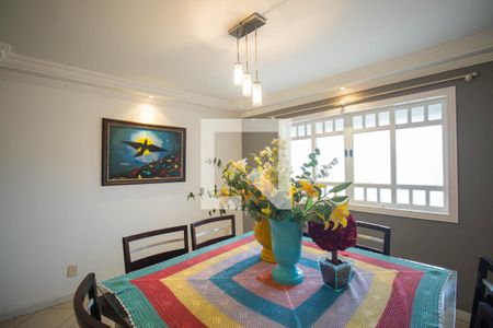 Sala de casa para alugar com 6 quartos, 1000m² em Maria Paula, São Gonçalo