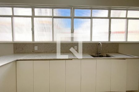 Cozinha de apartamento à venda com 3 quartos, 84m² em Cidade Nova, Belo Horizonte