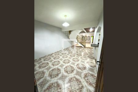 Casa à venda com 3 quartos, 315m² em Vila Vitória, Santo André