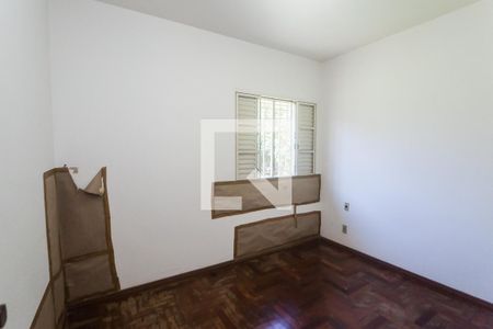 quarto 2 de casa de condomínio à venda com 3 quartos, 249m² em Residencial Sul, Nova Lima