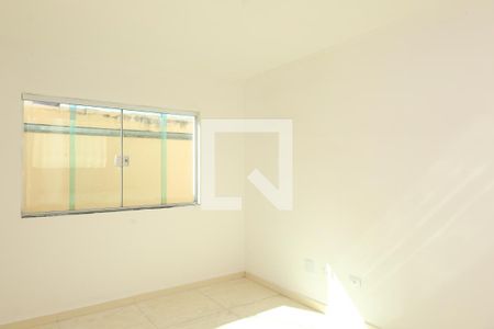 Sala de casa de condomínio para alugar com 2 quartos, 68m² em Itaquera, São Paulo