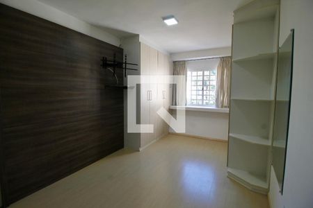 Quarto 1 de casa para alugar com 3 quartos, 117m² em Bacacheri, Curitiba