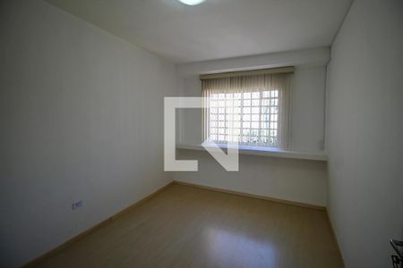 Quarto 2 de casa para alugar com 3 quartos, 117m² em Bacacheri, Curitiba