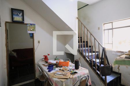 Sala de casa à venda com 2 quartos, 120m² em Pirajá, Belo Horizonte