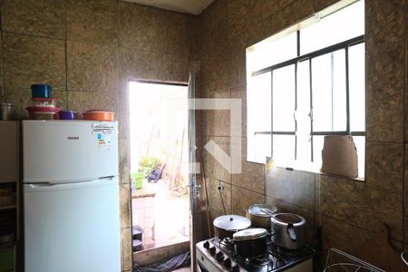 Cozinha de casa à venda com 2 quartos, 120m² em Pirajá, Belo Horizonte