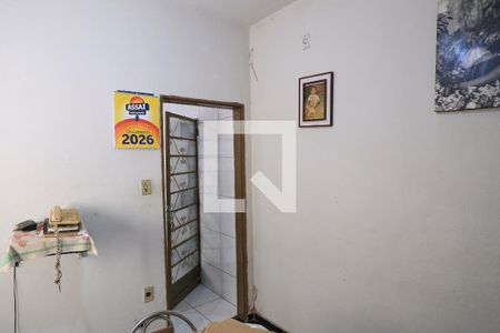 Sala de casa à venda com 2 quartos, 120m² em Pirajá, Belo Horizonte