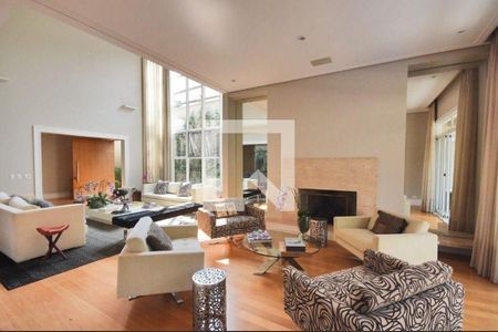 Casa à venda com 3 quartos, 400m² em Fazenda Morumbi, São Paulo