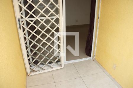 Varanda da sala de apartamento para alugar com 2 quartos, 50m² em Jardim Isis, Cotia