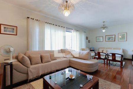 Sala de estar de casa para alugar com 3 quartos, 320m² em Jardim Franca, São Paulo