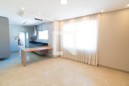 Sala/Cozinha de casa para alugar com 3 quartos, 320m² em Vila Campestre, São Paulo