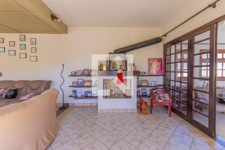 Sala de casa de condomínio para alugar com 6 quartos, 270m² em Jardim Nomura, Cotia