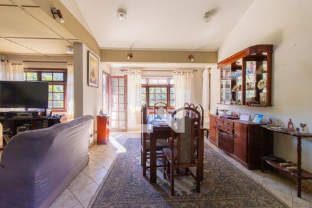 Sala de casa de condomínio para alugar com 6 quartos, 270m² em Jardim Nomura, Cotia