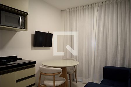 Sala/Cozinha Integrados de apartamento para alugar com 1 quarto, 27m² em Pinheiros, São Paulo