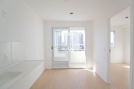 Sala/Cozinha de apartamento para alugar com 1 quarto, 25m² em Vila Arcadia, São Paulo
