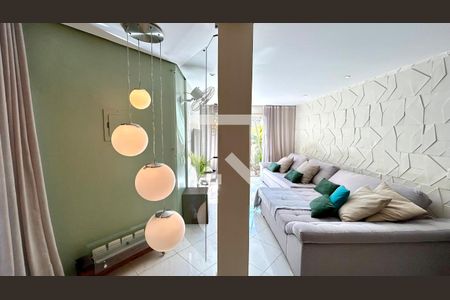 Sala de casa à venda com 3 quartos, 190m² em Vila Augusta, Guarulhos