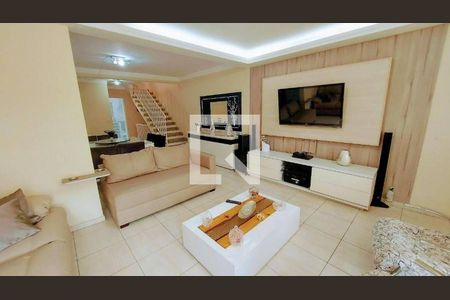 Casa à venda com 4 quartos, 230m² em Jardim Bonfiglioli, São Paulo