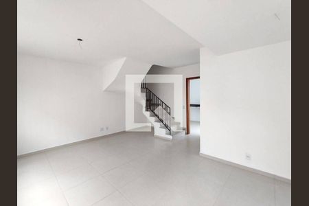 Casa à venda com 2 quartos, 74m² em Vila Polopoli, São Paulo