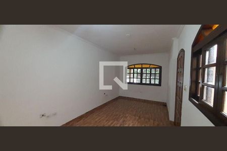 Casa à venda com 3 quartos, 200m² em Jardim Maria Lucia, São Paulo