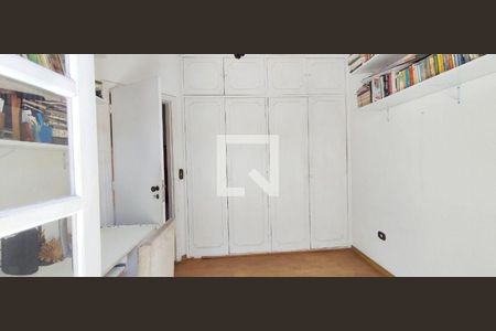 Casa à venda com 3 quartos, 210m² em Butantã, São Paulo