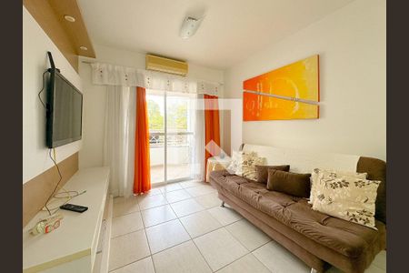 Sala de TV de apartamento para alugar com 2 quartos, 62m² em Canasvieiras, Florianópolis