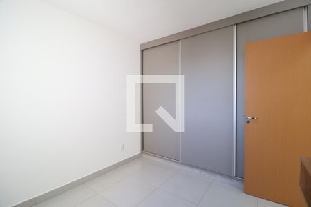 Quarto 1 - Suíte de apartamento para alugar com 3 quartos, 70m² em Granja Marileusa, Uberlândia