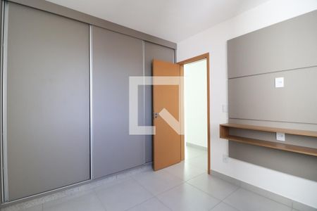 Quarto 1 - Suíte de apartamento para alugar com 3 quartos, 70m² em Granja Marileusa, Uberlândia