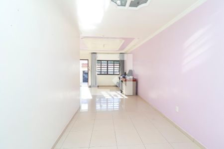 Casa para alugar com 3 quartos, 700m² em Vila Brasil, São Paulo