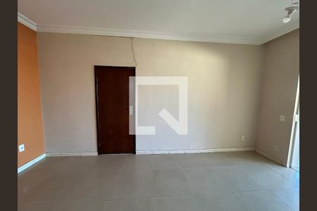 Casa para alugar com 4 quartos, 240m² em Tupi, Belo Horizonte