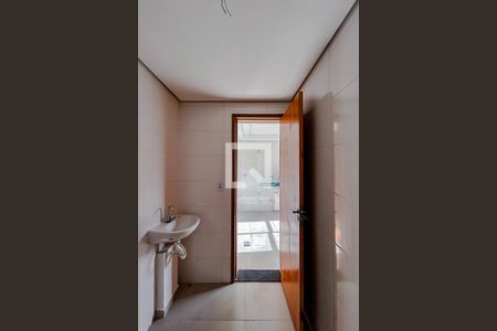 Banheiro de apartamento à venda com 1 quarto, 24m² em Vila Carrão, São Paulo