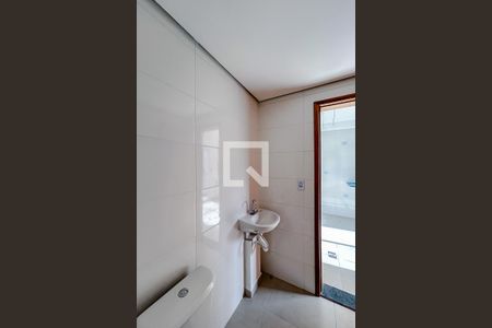 Banheiro de apartamento à venda com 1 quarto, 24m² em Vila Carrão, São Paulo