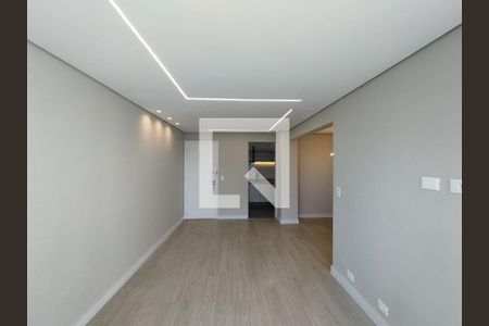 Sala  de apartamento à venda com 3 quartos, 74m² em Vila Gumercindo, São Paulo