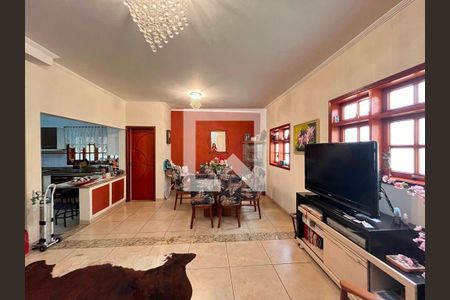 Casa à venda com 3 quartos, 195m² em Santa Cruz, Valinhos