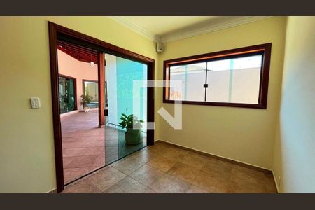 Casa à venda com 4 quartos, 360m² em Santa Cruz, Valinhos