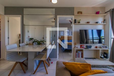 Sala de apartamento para alugar com 3 quartos, 52m² em Jardim Marilu, Cotia
