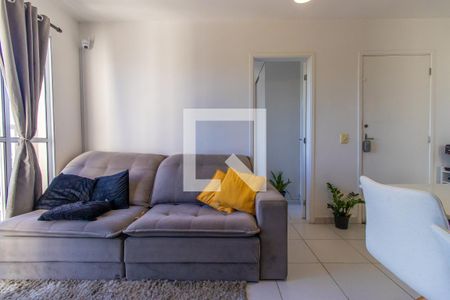 Sala de apartamento para alugar com 3 quartos, 52m² em Jardim Marilu, Cotia