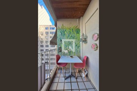 Sala de apartamento à venda com 3 quartos, 110m² em Icaraí, Niterói