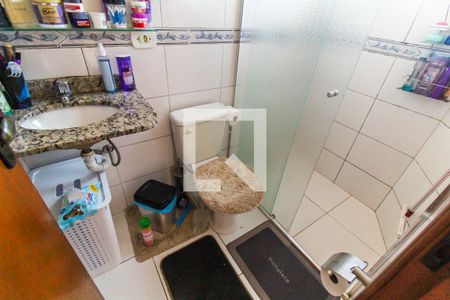 Banheiro da Suíte de casa de condomínio à venda com 2 quartos, 72m² em Vila Carmosina, São Paulo