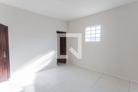 Sala 2 de casa para alugar com 2 quartos, 200m² em Santa Cruz, Belo Horizonte