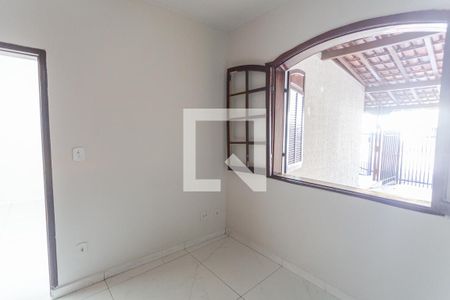 Quarto 1 de casa para alugar com 2 quartos, 200m² em Santa Cruz, Belo Horizonte