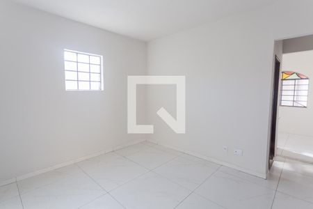 Sala 2 de casa para alugar com 2 quartos, 200m² em Santa Cruz, Belo Horizonte